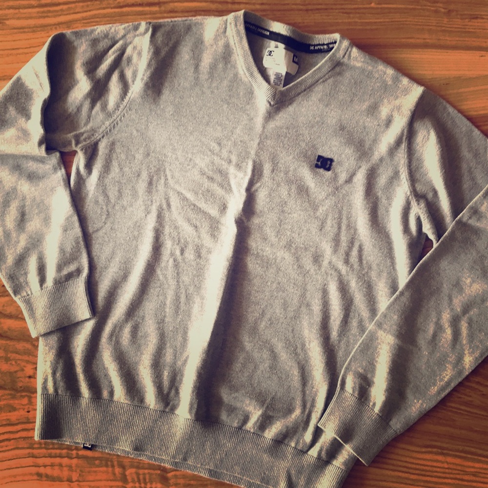 DC gray v-neck sweater